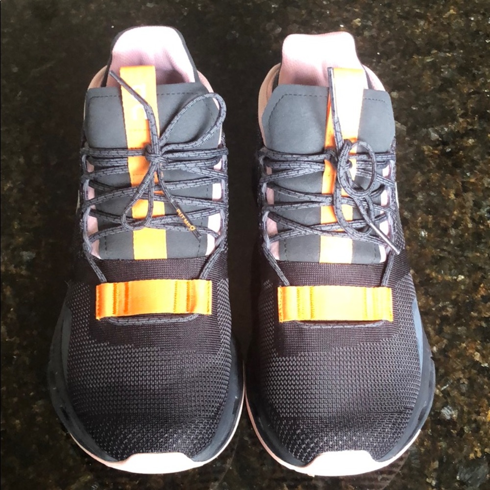 ON Cloudnova Sneaker